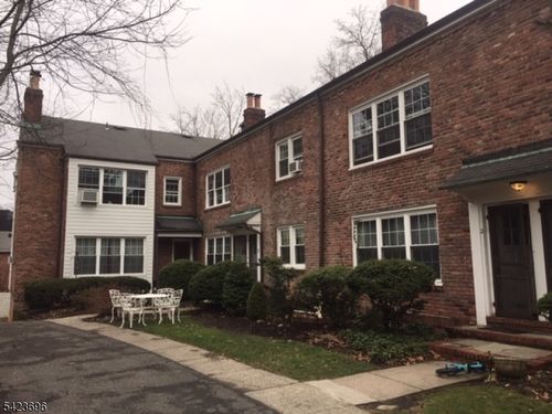 apt-2-33 Hillside Ave, Montclair, NJ, 07042-2157 | Card Image