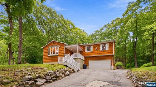 65 Otterhole Rd, West Milford, NJ, 07480-4119 | Card Image