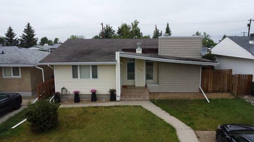 106 7 Avenue W, Hanna, AB, T0J1P0 | Card Image