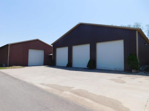 109 N Harrison St, Leesburg, IN, 46538-7705 | Card Image