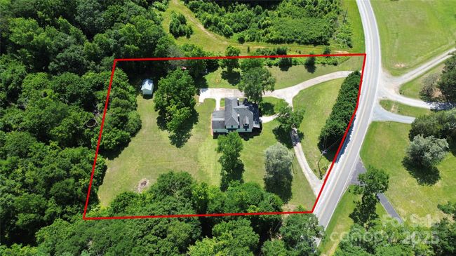 So much space and surrounded by trees! | Image 4