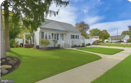 3 Village Ct, Trenton, NJ, 08690-1629 | Card Image