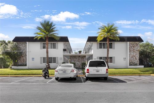 apt-2-2040 Ne 170th St, North Miami Beach, FL, 33162-3255 | Card Image