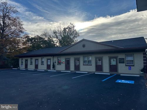 100 W Butler Ave, DOYLESTOWN, PA, 18901-5108 | Card Image