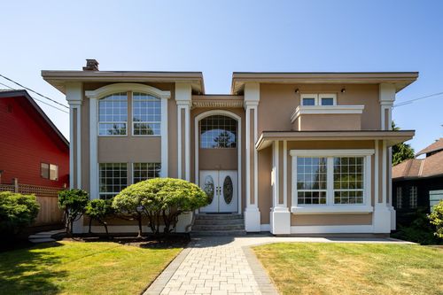 {{alt}} | Card Image