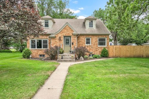 1106 Okoboji Ave, Milford, IA, 51351-1377 | Card Image