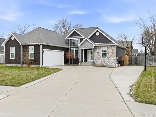 744 5th St, Marysville, MI, 48040-1054 | Card Image