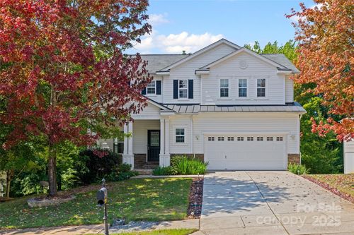 576 Putting Dr, Fort Mill, SC, 29715-8905 | Card Image