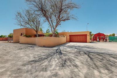 1039 W Meadowlark Lane, House other with 3 bedrooms, 2 bathrooms and 2 parking in Corrales NM | Image 1