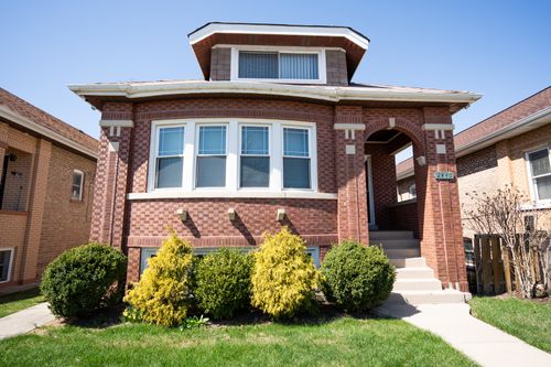 2440 Oak Park Ave, Berwyn, IL, 60402-2529 | Card Image