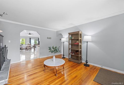 111 Cedar Oaks Ave, Farmingville, NY, 11738-2551 | Card Image