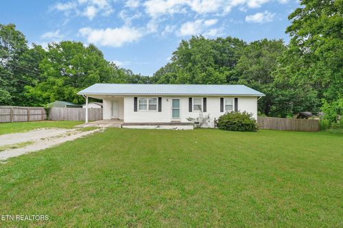 111 Meadow Creek Dr, Crossville, TN, 38572-3858 | Card Image