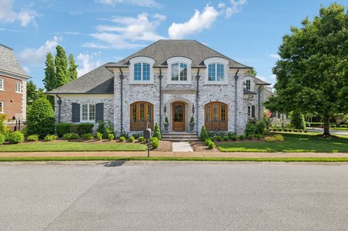 114 Middleton Cir, Nashville, TN, 37215-5329 | Card Image