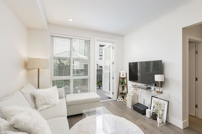 234 W 62 Nd Avenue, Townhouse with 3 bedrooms, 2 bathrooms and 1 parking in Vancouver BC | Image 3