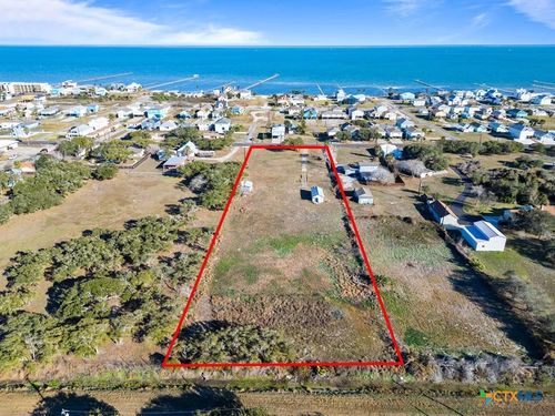 1315 E 5th St, Rockport, TX, 78382 | Card Image