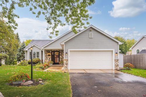 5697 Windmill Dr, White Bear Tp, MN, 55110-2285 | Card Image