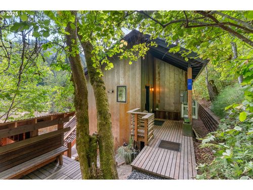 183 Condit Dr, White Salmon, WA, 98672-6800 | Card Image