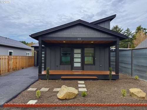 313 Se Oar Ave, Lincoln City, OR, 97367-2941 | Card Image
