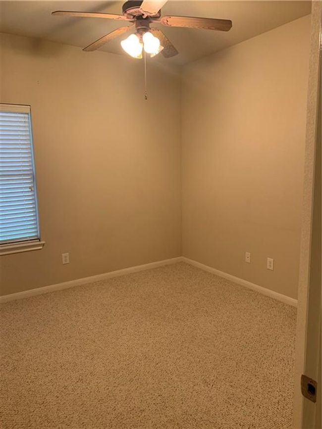 1118 Boxwood Loop, House other with 4 bedrooms, 2 bathrooms and 4 parking in Georgetown TX | Image 17