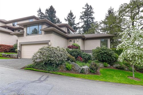 47-4300 Stoneywood Lane, Victoria, BC, V8X5A5 | Card Image