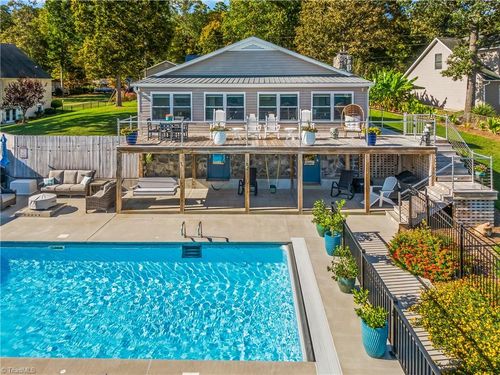 129 Friendly Way, Lexington, NC, 27292-6740 | Card Image