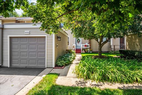 1032 Rainwood Dr, Aurora, IL, 60506-1352 | Card Image
