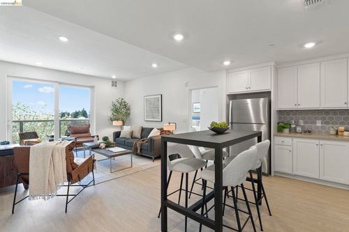 307-500 Somi Ct, Hayward, CA, 94544-4992 | Card Image