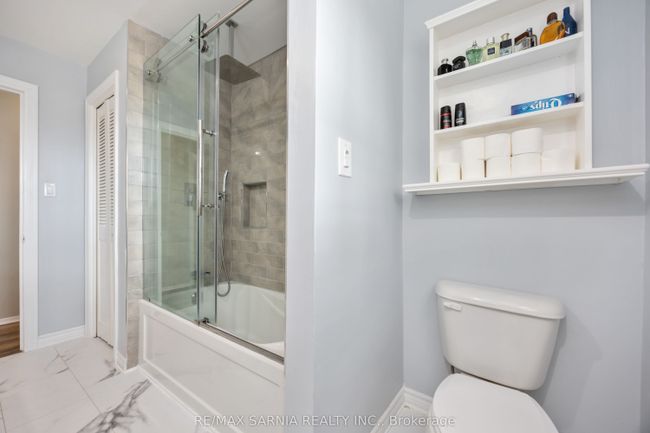 12 Sunset Ave, House other with 5 bedrooms, 2 bathrooms and 8 parking in Warwick ON | Image 20