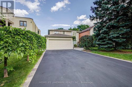37 Maimonides Court, Vaughan (Crestwood-Springfarm-Yorkhill), ON, L4J4X8 | Card Image
