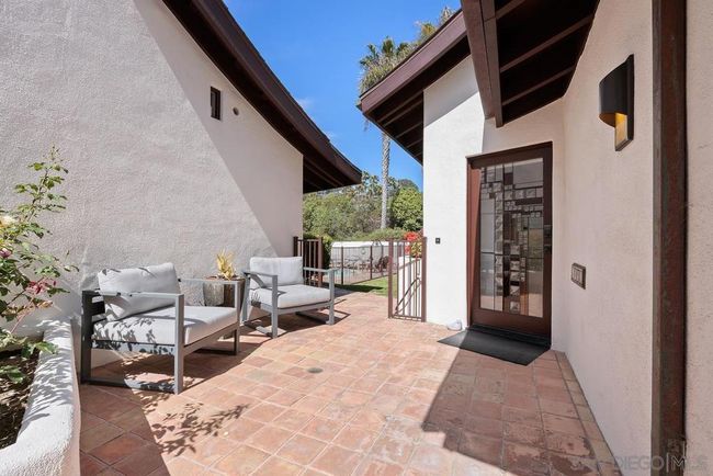 1729 Coast Blvd, Condo with 1 bedrooms, 2 bathrooms and 2 parking in Del Mar CA | Image 18
