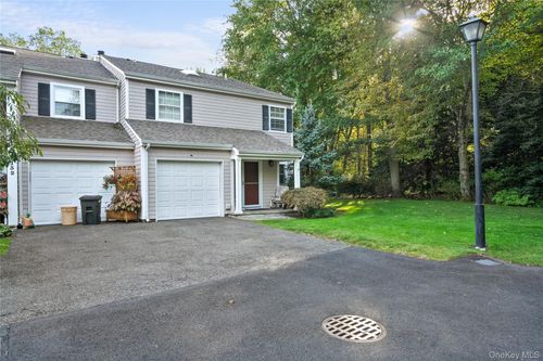 133 Boathouse Ln, Bay Shore, NY, 11706-8130 | Card Image