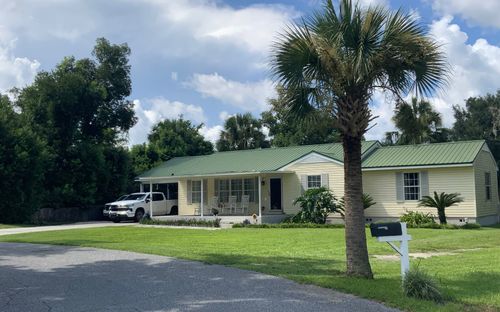 200 Gay St Se, Live Oak, FL, 32064-4122 | Card Image