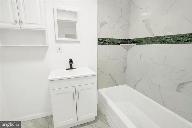 1008 Locust St, Townhouse with 3 bedrooms, 1 bathrooms and null parking in READING PA | Image 10