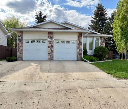 {{alt}} | Card Image