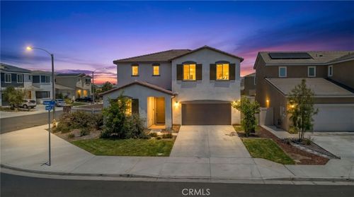 15538 Hawk St, Moreno Valley, CA, 92551-6917 | Card Image