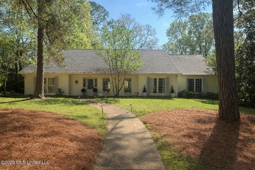 4211 N Honeysuckle Ln, Jackson, MS, 39211-6130 | Card Image
