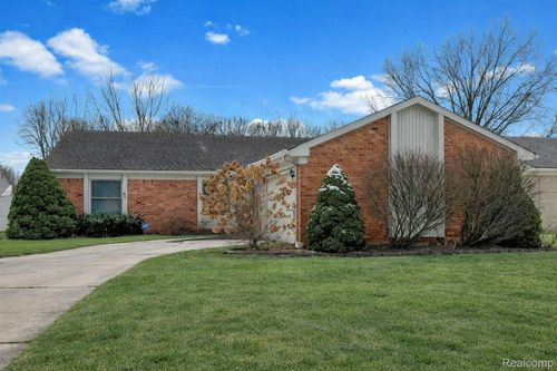 43529 Oakbrook Rd, Canton, MI, 48187-2035 | Card Image