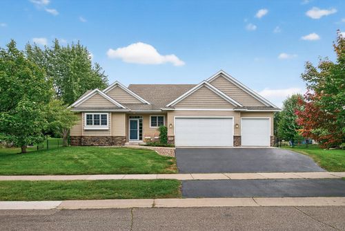 3986 Landings Dr, Minnetrista, MN, 55375-4536 | Card Image