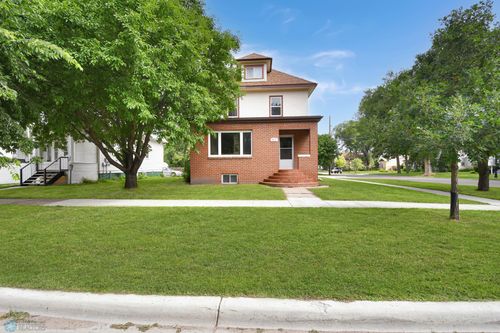 51 6th Avenue N, Fargo, ND, 58102 | Card Image