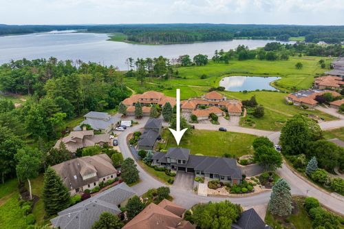 4 Osprey Ln, Newmarket, NH, 03857-1747 | Card Image