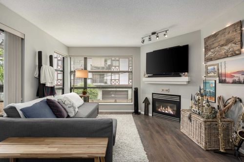 305-124 W 3rd St, North Vancouver, BC, V7M1E8 | Card Image