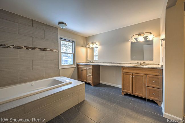 4238 Still Meadow Ln, House other with 4 bedrooms, 3 bathrooms and null parking in West Bloomfield MI | Image 32
