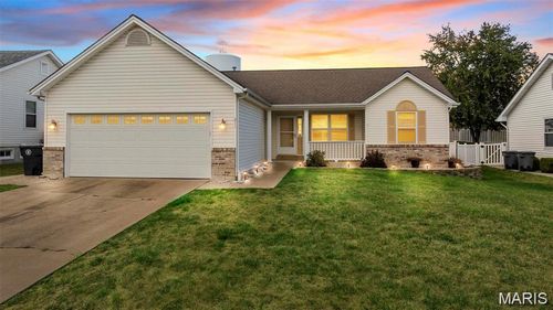 211 Butternut Stage Dr, Saint Peters, MO, 63376-4244 | Card Image
