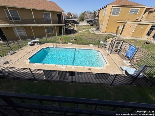 911 Vance Jackson, San Antonio, TX, 78201 | Card Image