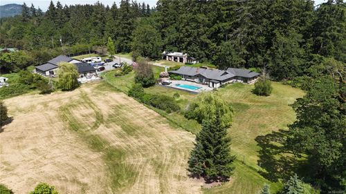 2440 Roome Rd, Duncan, BC, V9L4L2 | Card Image