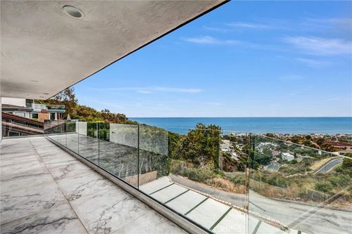 a-1360 Baja St, Laguna Beach, CA, 92651-3463 | Card Image