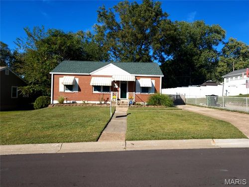 10107 Saint Katherine Ln, Saint Ann, MO, 63074-2925 | Card Image
