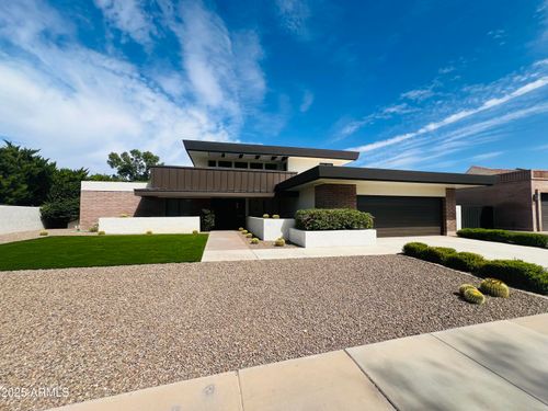 8166 E Del Cadena Dr, Scottsdale, AZ, 85258-2317 | Card Image