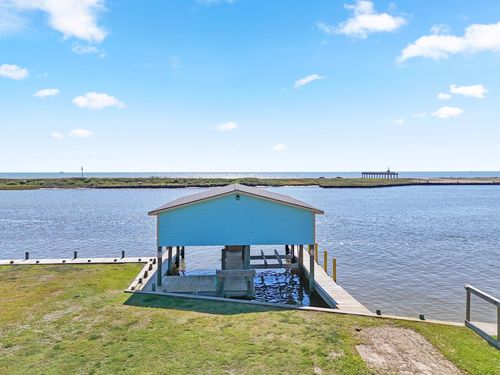 92 Old Caney Dr, Sargent, TX, 77414-9024 | Card Image