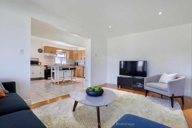 42 Marta Ave, House other with 3 bedrooms, 2 bathrooms and 1 parking in Scarborough ON | Image 9